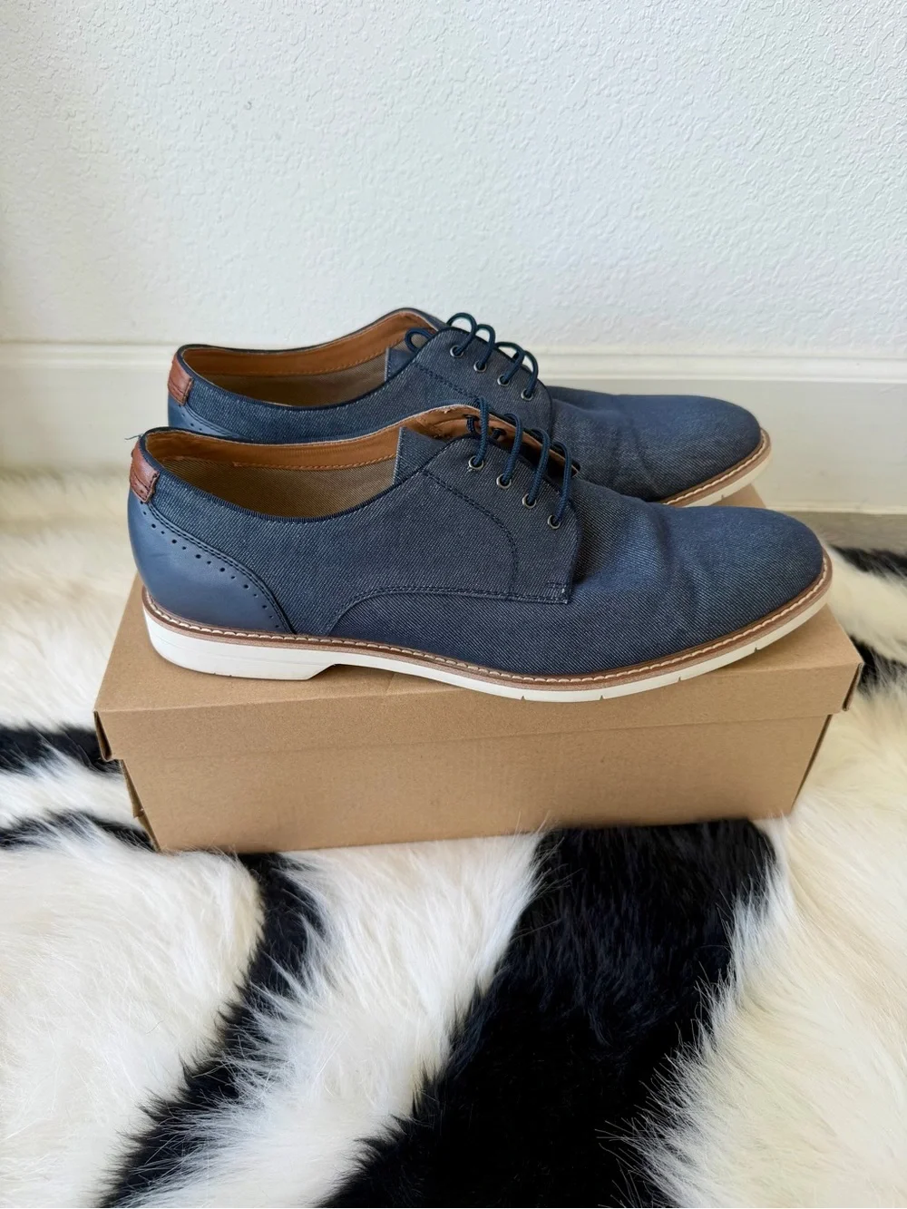 Steve Madden Men's Navy Canvas Derby Shoes, size 13, very good condition
